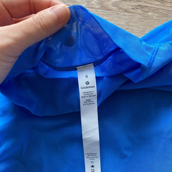 Lululemon sheer mock neck in blue - Picture 4 of 4